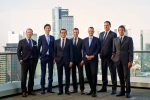 business_portraitfotos_aus_frankfurt_chris_kister_3132 Business-Portraitfotos Gruppenfoto von Geschäftsleuten in Frankfurt
